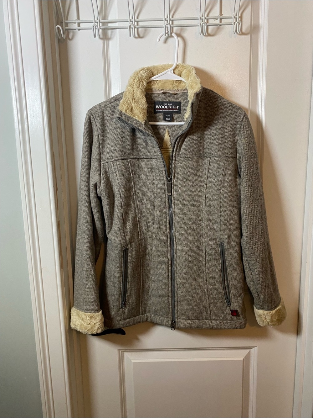 Woolrich Women's Gray Jacket with Cream Faux-Fur Trim